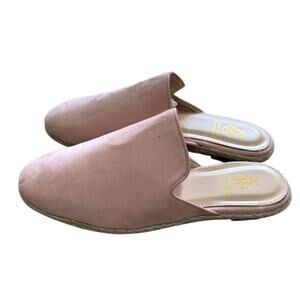 The Royal Standard Fashion Pink Suede Slip On Mules Flats Size 6M NWOT